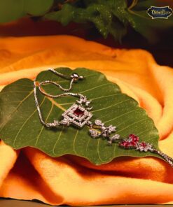 Queen's Garland Bracelet – Floral Link Haath Phool featuring intricate floral chains connecting wrist and finger, handcrafted for elegant cultural styling