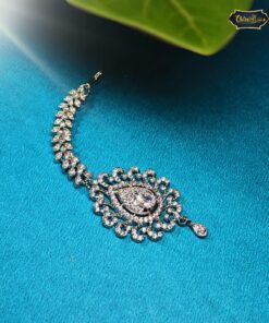 Floral Teardrop Mang Tika with elegant design, featuring a floral motif and dangling teardrop—ideal for festive and traditional Indian occasions.